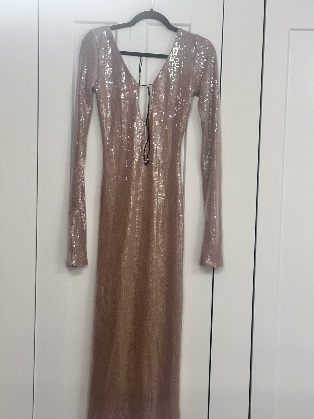 Mew Mews Sequin Long-Sleeve Midi Dress in Champagne Alix Earle Medium